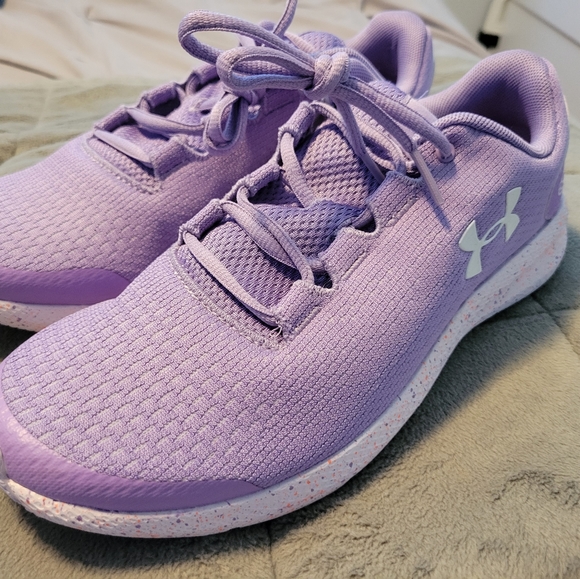 UA Youth size 6 Girls shoes - Brand New - Picture 1 of 1